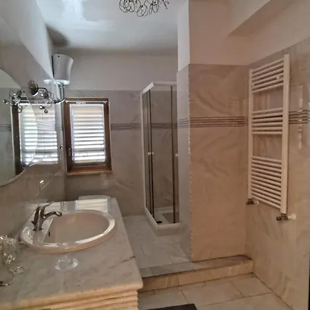 Ares House * Ρέτζιο ντι Καλάμπρια